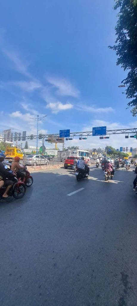 mặt tiền nhựa lớn 4,6x17m, 1 lầu, 9,5 tỷ sát cổng sau sân bay TSN - Ảnh 3