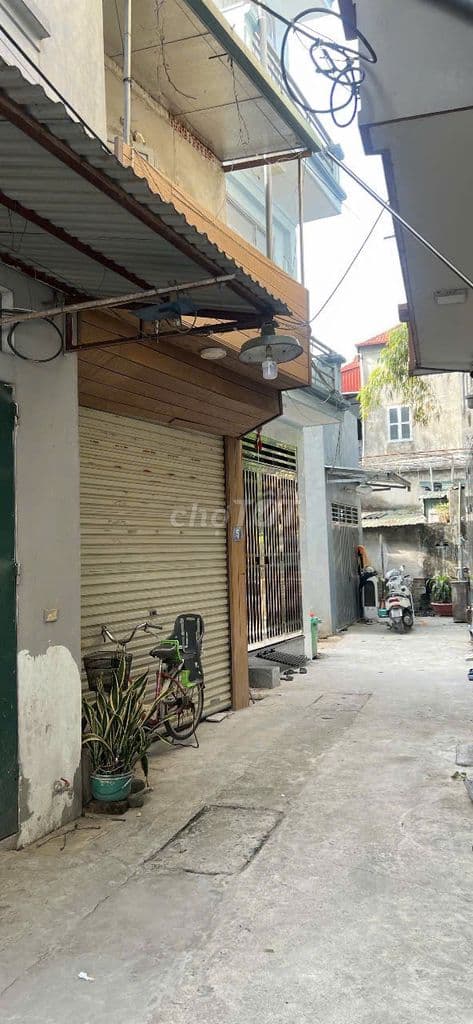 chính chủ bán nhà ngõ 58/15 số 5 phố yên vĩn dt 50m2 x 2 tầng ô tô vào - Ảnh 3