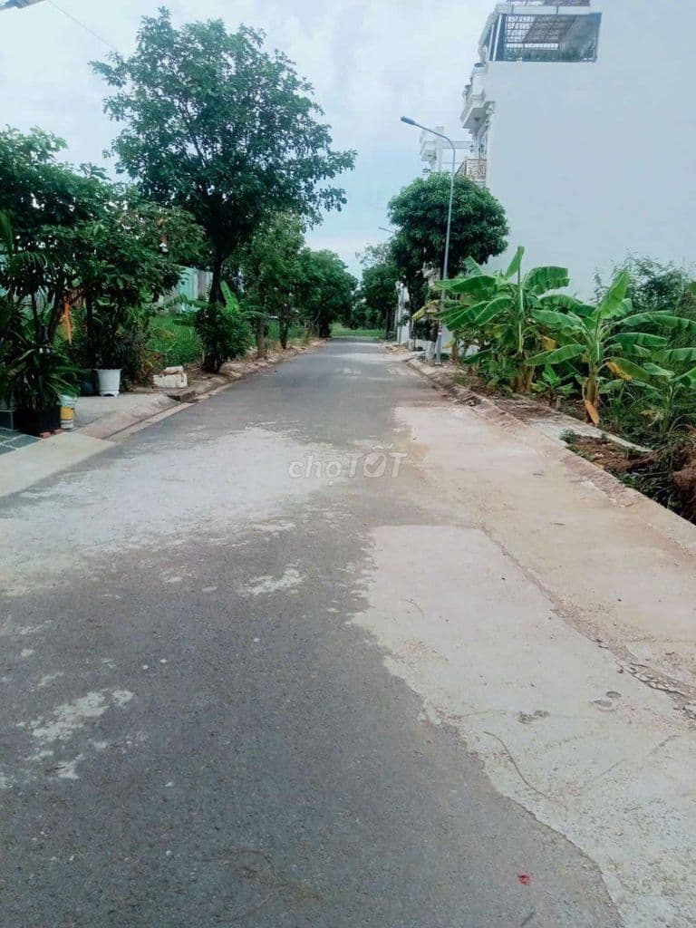 Bán đất full thổ cư đường xe hơi-dân trí cao có bảo vệ công viên - Ảnh 2
