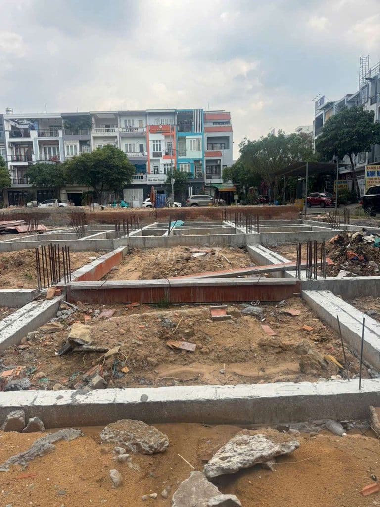 Lô đất khu cán bộ đường 447 Lê Văn Việt, 4x18 tặng móng, gpxd