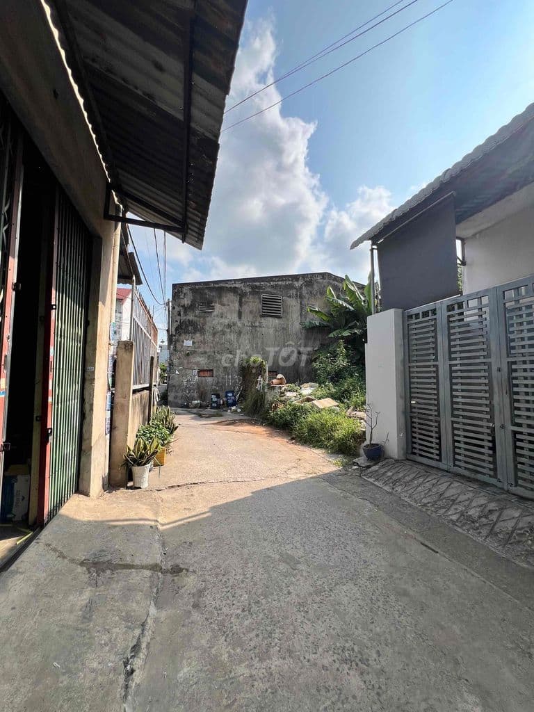 Bán nhà sổ hồng riêng ngay chợ 1A ngang 5m giá siêu đầu tư - Ảnh 2