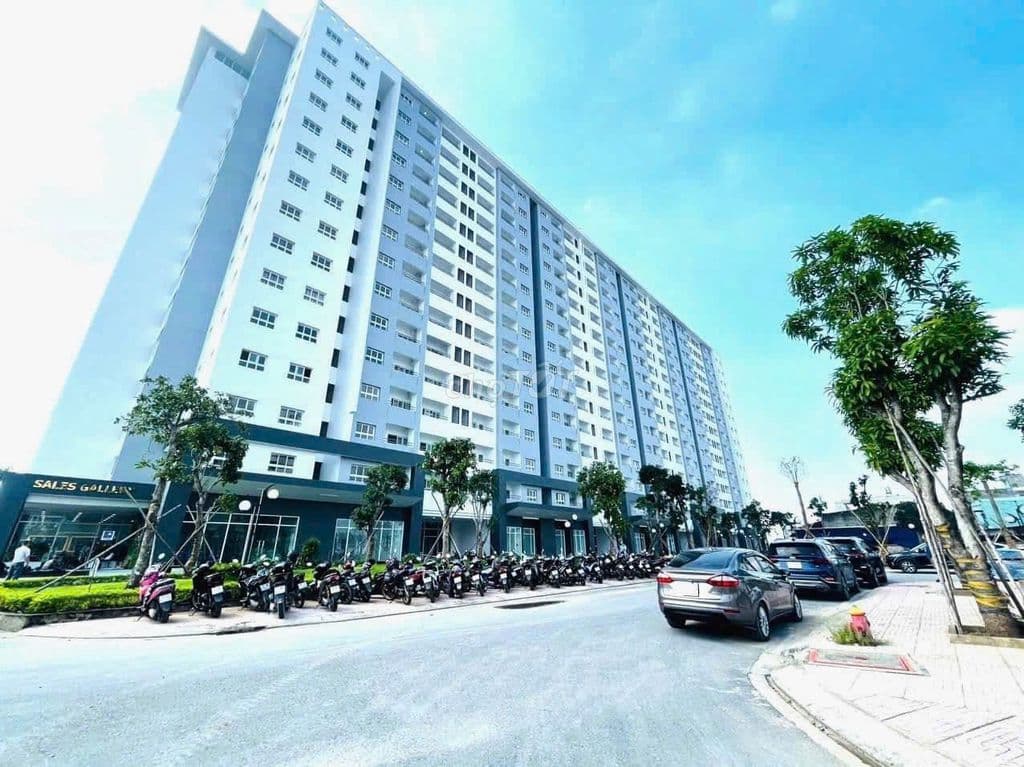 KẸT TIỀN KINH DOANH CẦN BÁN GẤP CĂN HỘ NẰM NGAY MẶT TIỀN QL1A GIÁ 3 TỶ