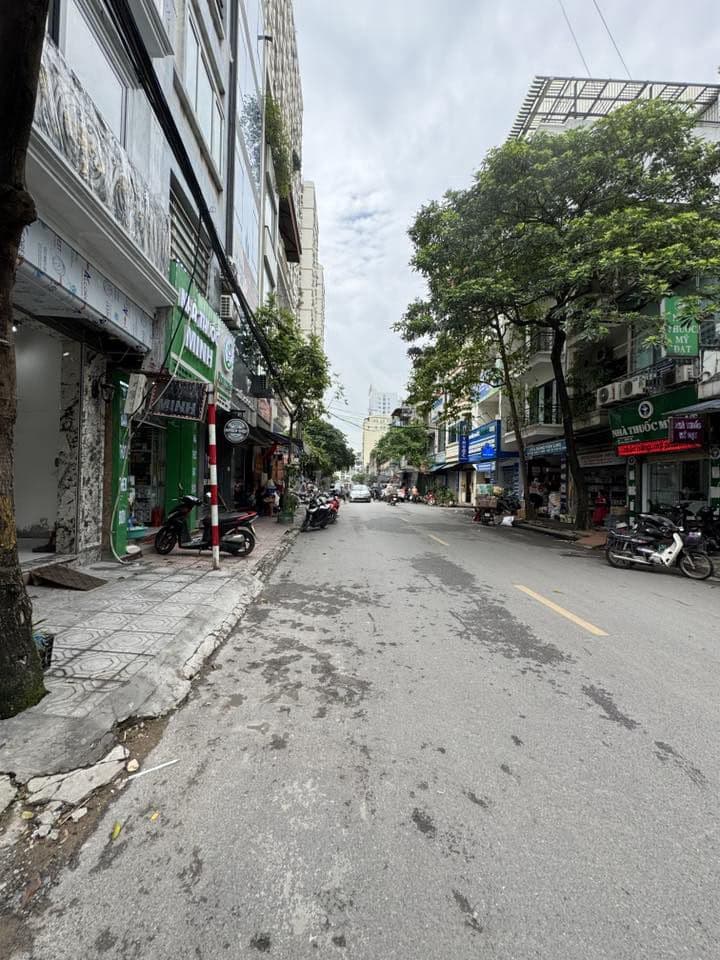 MẠC THỊ BƯỞI - NGÕ THÔNG -SÁT PHỐ GẦN Ô TÔ - BÃI GỬI XE CẠNH NHÀ