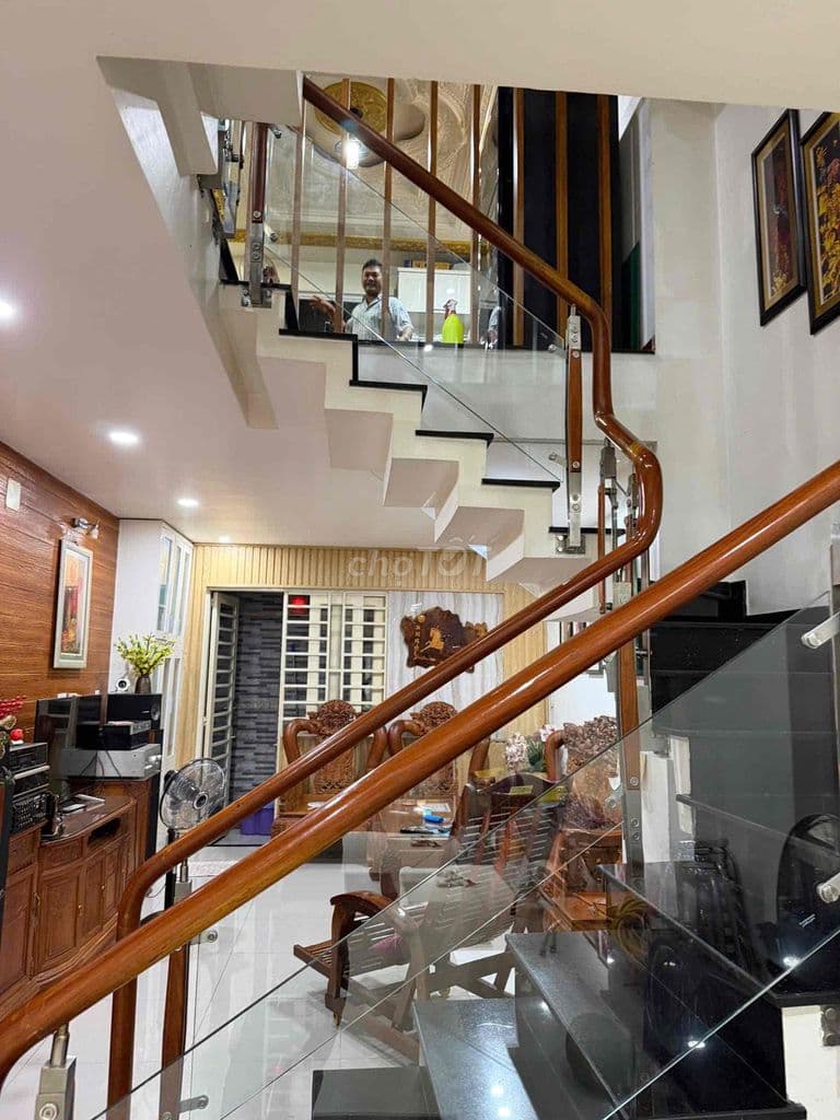 Nhà 1/ Hà Huy Giáp ngay cầu ngã tư ga, 4x14 đúc 1T1L3L giá 6,4 tỷ