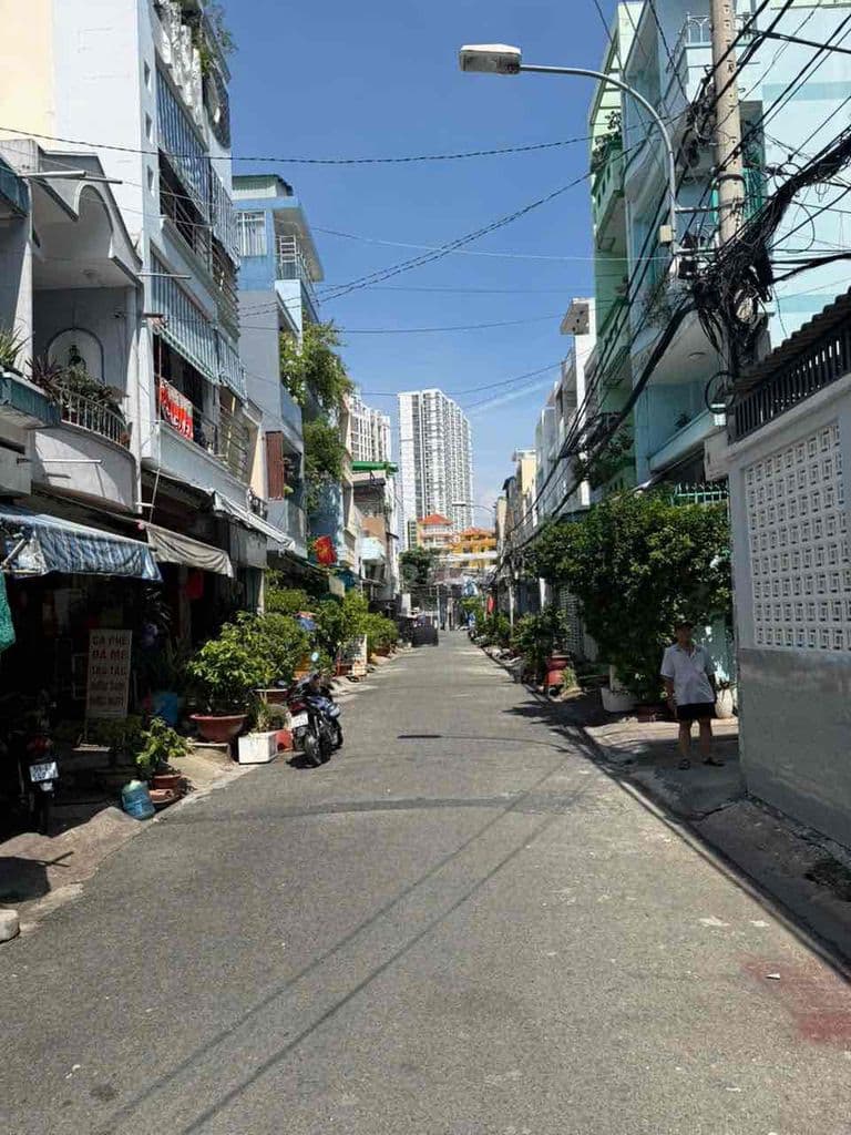 Nhà 2 MT trước sau Bình Phú 1(dt: 4*14m, 1 lầu), Quận 6, chỉ 8.5 tỷ TL