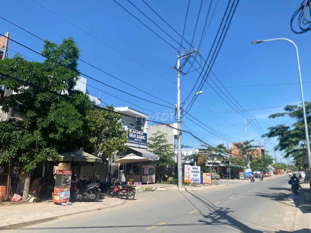 Nhà mặt tiền cấp 4, thu nhập 12tr/th Đối diện cổng trường cấp 3