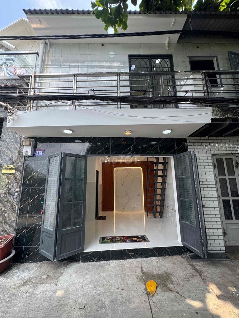 Nhà Bán . ấp 1 xã bình hưng .DT 4x5 .1 lầu 2 P nhỏ .1 wc, hẻm 5m - Ảnh 2