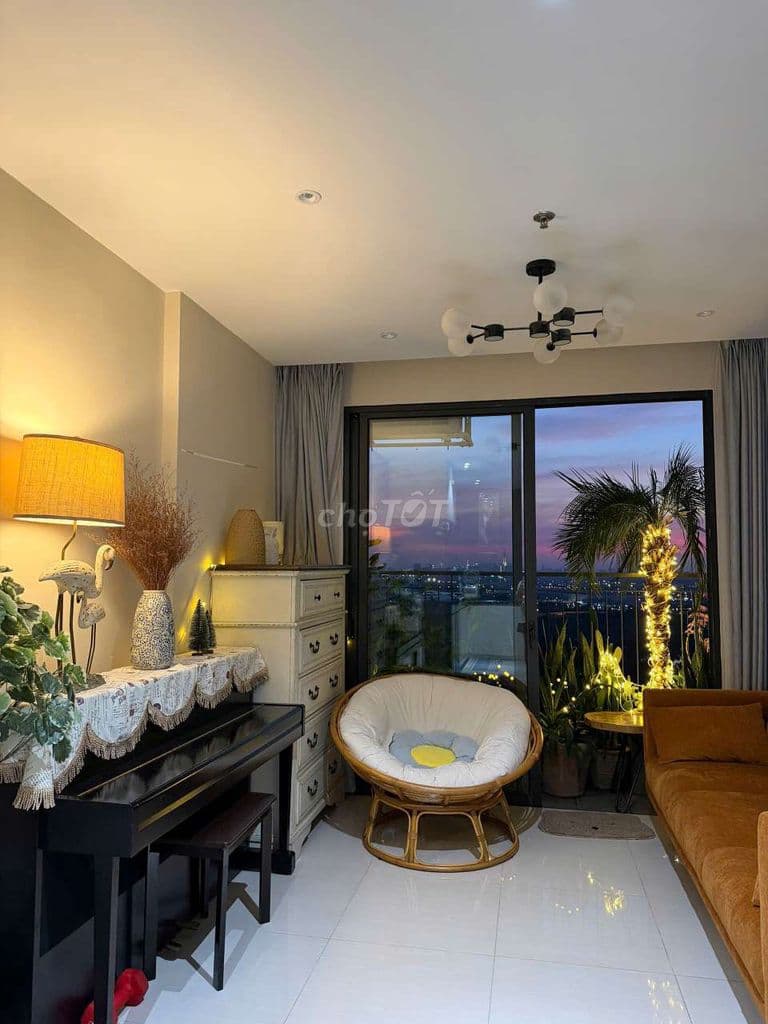 Căn góc 3PN siêu rộng, tại chuyển nhà nên mới bán, s102