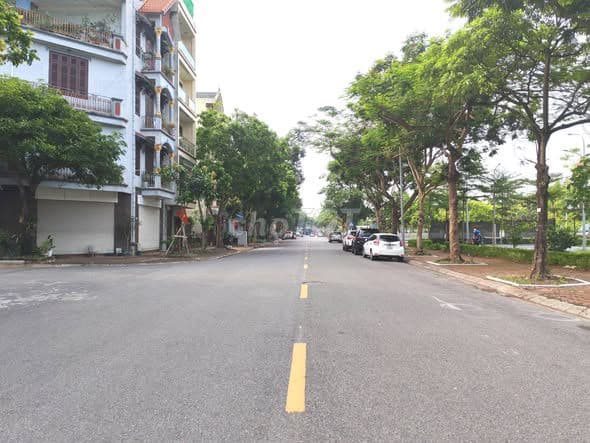 bán nhà 5 tầng Long Biên lô góc mặt phố - Ảnh 2