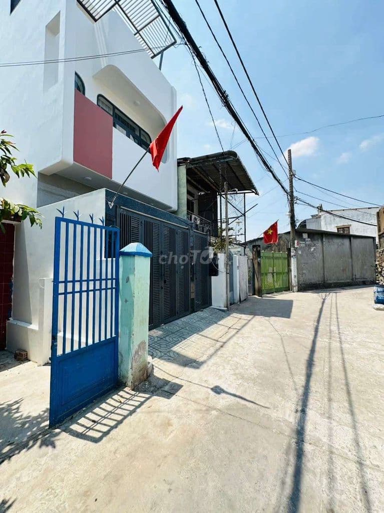 GIÁ TỐT KHU VỰC CẦU VƯỢT GÒ DƯA_NHÀ C4_88 M²_HẺM XE HƠI_CHỈ 4,5 ĐỒNG. - Ảnh 3
