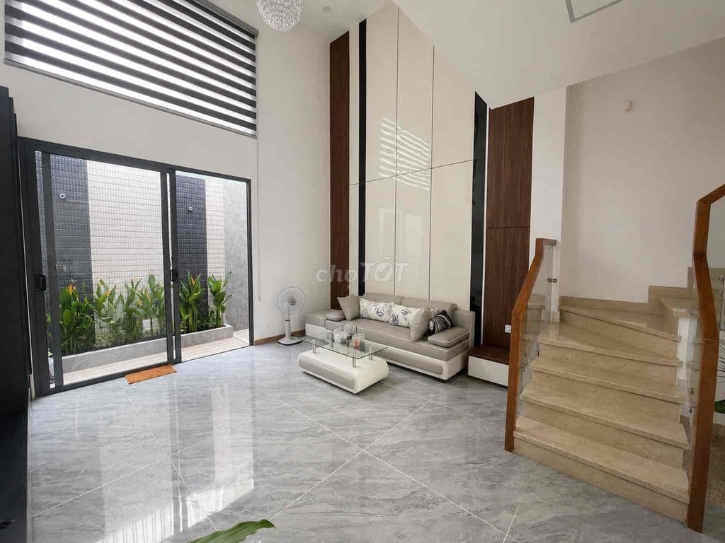 nhà mặt tiền mới xây đường số 5A chợ bình long, DT 70m2, 5 lầu giá 8x