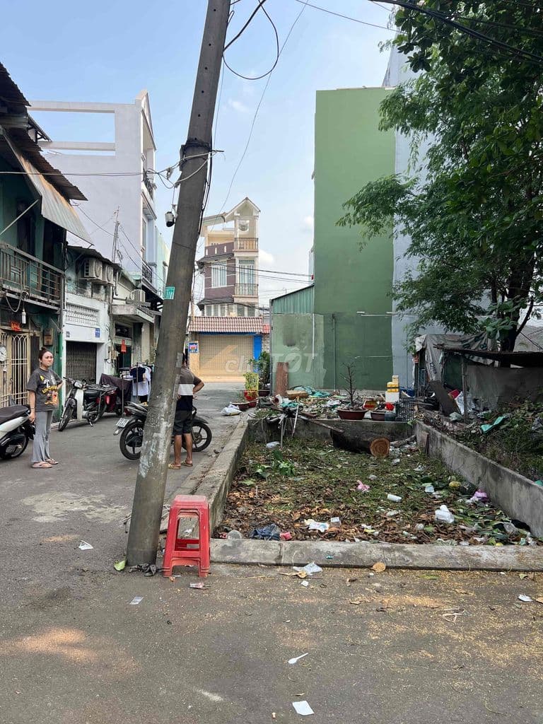 đất gốc 2 mặt tiền 3,9 Tỷ