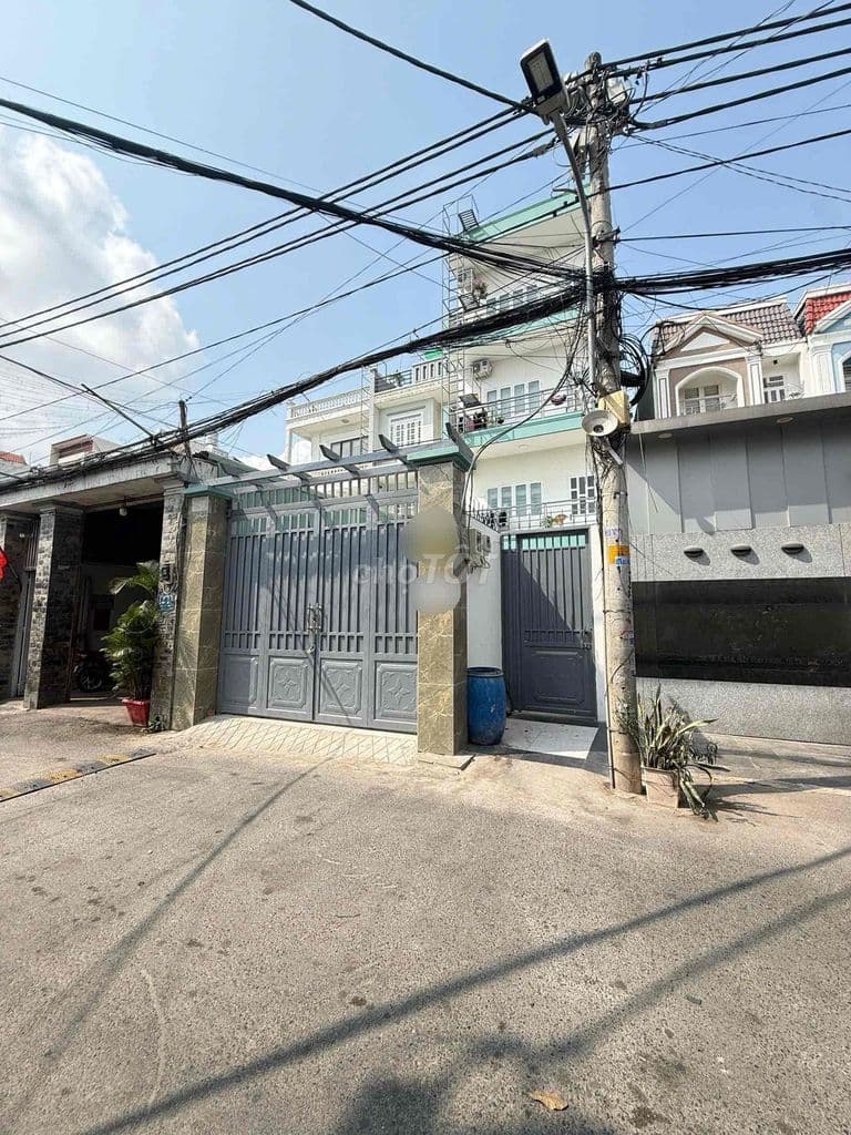 Bán Toà Nhà CHDV 16 Phòng - Thu Nhập 50tr/tháng, Cách QL13 300m