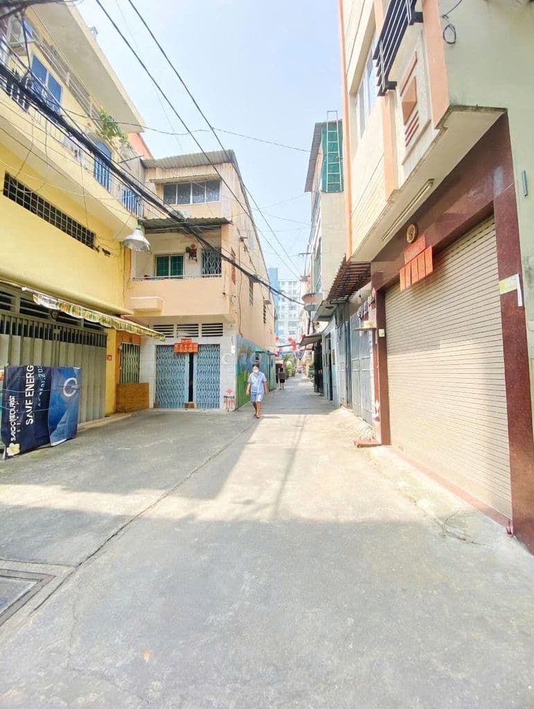 5TỶ350 CÓ NHÀ ĐẸP Ở NGAY SÁT HXH PHAN VĂN TRỊ Q5- 4 TẦNG 3PN- GẦN MT