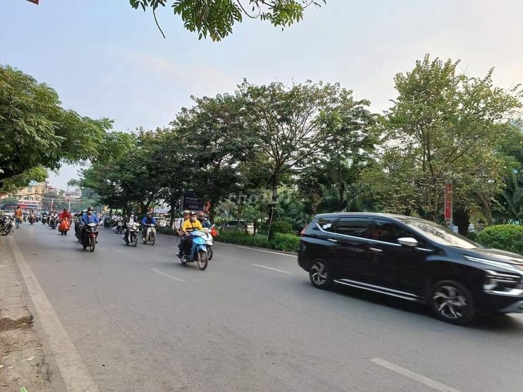 Tôi bán nhà Nguyễn Văn Linh-Long Biên, 38m 6T thang máy, 20 oto tránh