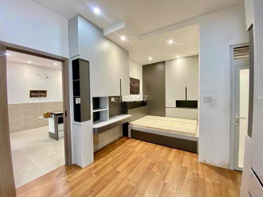 HIẾM CÓ SÂN ĐẬU Ô TÔ – NHÀ MỚI HẺM XE TẢI - CMT8