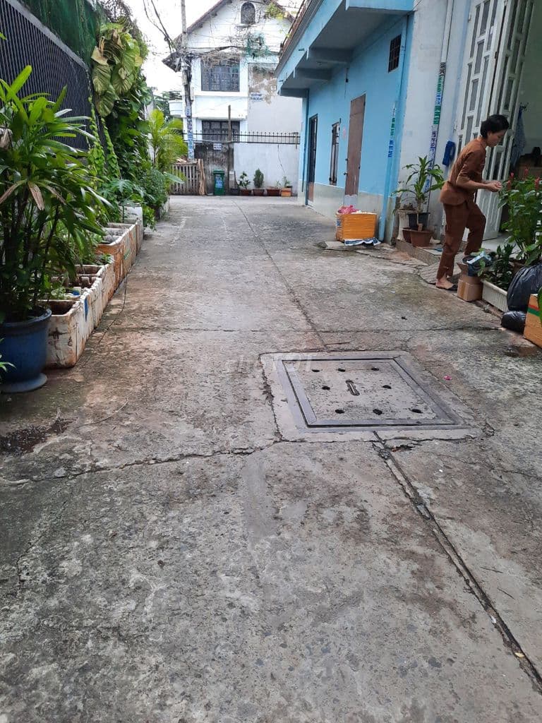 Nhà đúc lửng 4,6 x12m Đông Hưng Thuận 31 gần KDC an sương 3,4 tỷ