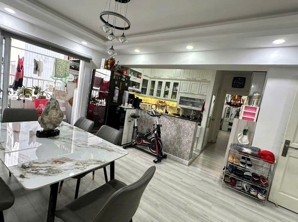 Chính chủ bán căn hộ 2pn chung cư Bàu Cát 2 Lô A chỉ 3ty2 - Ảnh 2