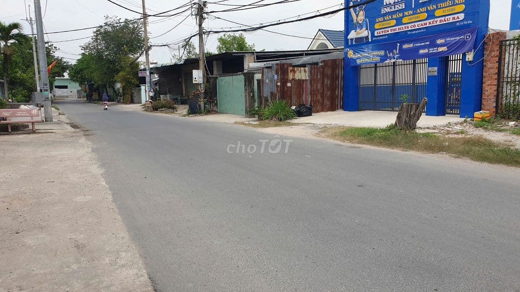HOT- Đất thổ cư DT 1.050m2, mặt tiền Lê Thị Kim gần ngã 4 Hóc Môn QL22