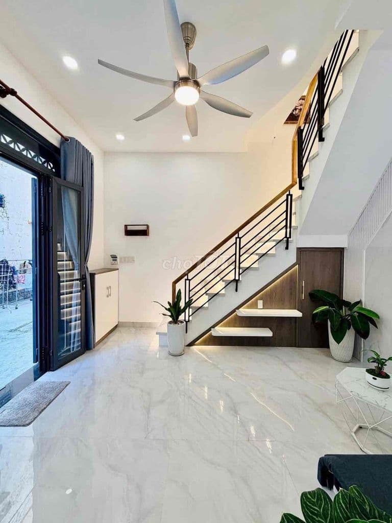 NHA HẺM XE HƠI BÙI QUANG LÀ , XÁCH VALI VÀO Ở NGAY - Ảnh 2