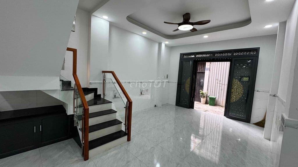3 tỷ 6 _ nhà sát mặt tiền _2pn _ ngay sát chợ cầu đồng - Ảnh 3