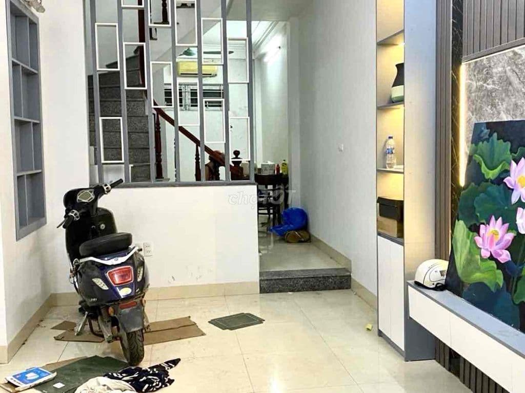 Gần ô tô đỗ phố Thanh Lân nhà đẹp 38m2 x5T giá 5 tỷ sổ CC 2 thoáng nôn - Ảnh 3