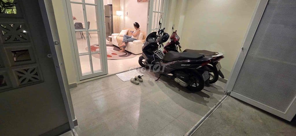 Nhà cách hxh vài chục m, sát khu dâm cư hoàn cầu - Ảnh 3