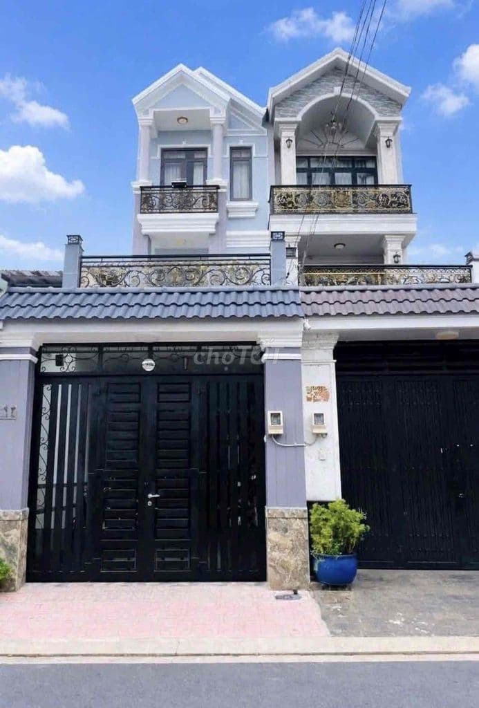 NHÀ MẶT TIỀN-4m X 27m-3 Tấm-1/Phan Văn Hớn Chỉ 50m-KDBB