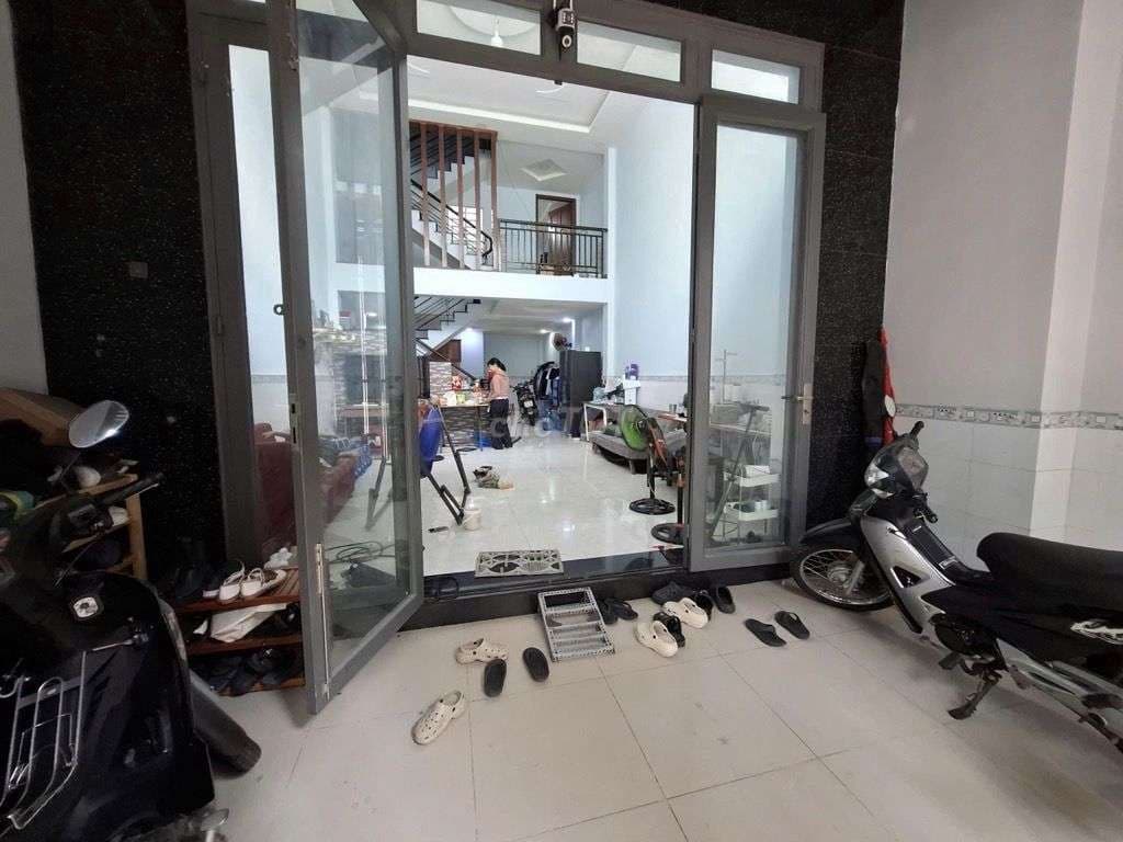 Hàng thơm gấp bán. 5x16, hxh 4m. có thông, đường Bình Long, nhỉnh 5 tỷ - Ảnh 2