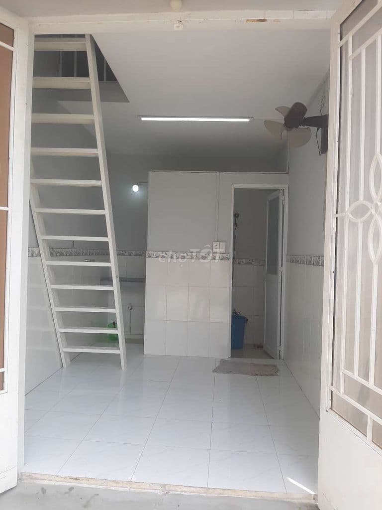 Bán gấp nhà nhỏ, 1 lầu, hẽm xe hơi, 620tr, Nguyễn Bình, Ng H Thọ. - Ảnh 2