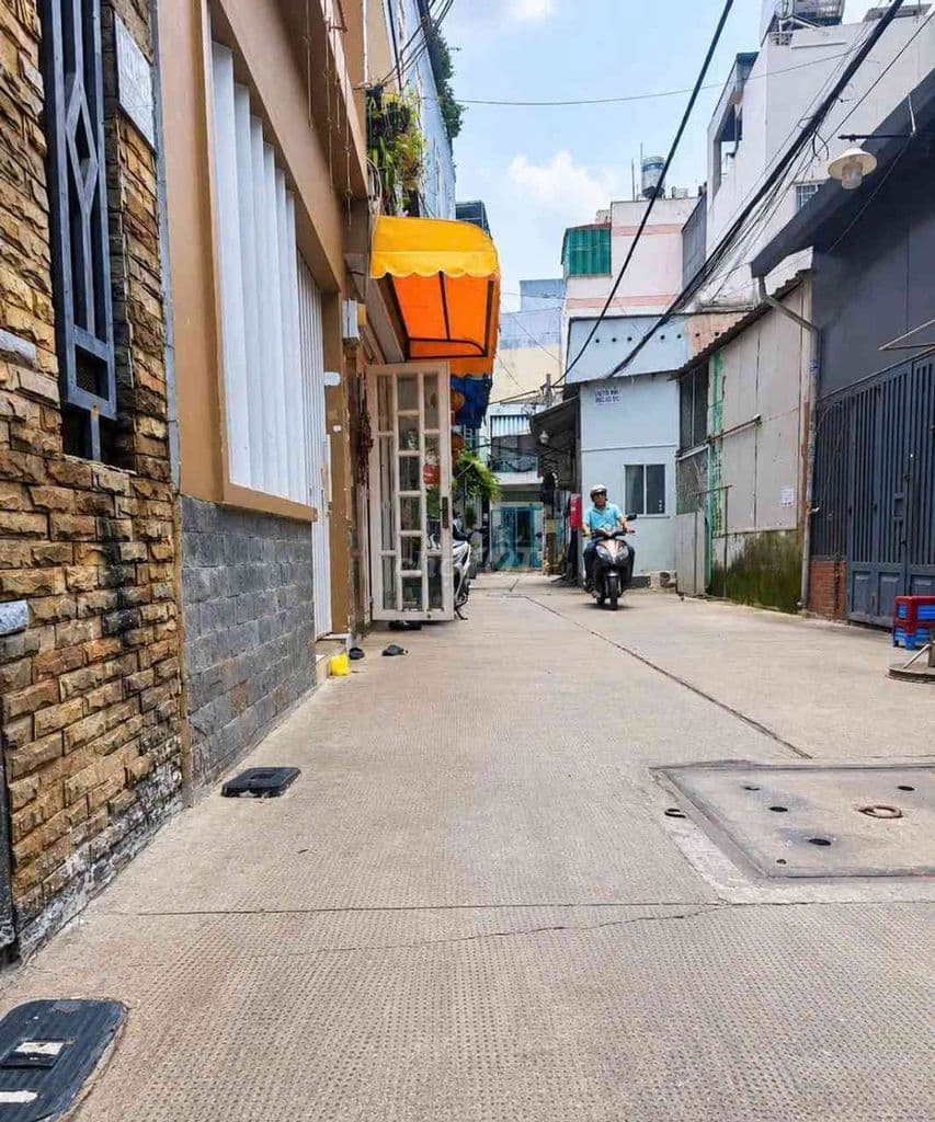Hàng kín bay trong ngày, đường gò dàu 40mx 2tầng, chỉ 2tỷ hơn.