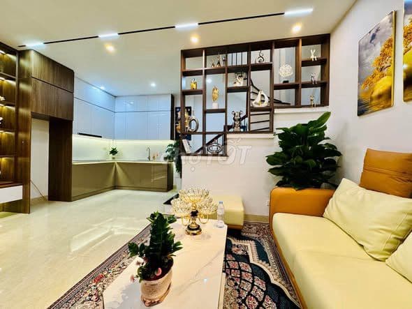 Nhà Vĩnh Hưng, Hoàng Mai - Ô tô đỗ cổng, 60m2, 7.65 tỷ