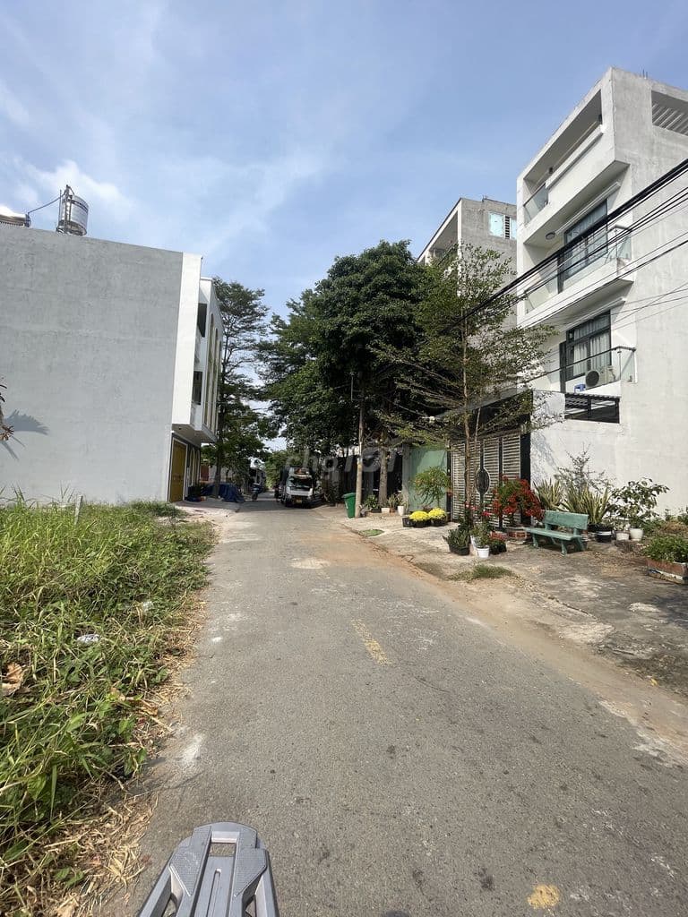 5tỷ3 /nền - gần đường 35A Trịnh Quang Nghị, Sổ cá nhân KDC Phú lợi