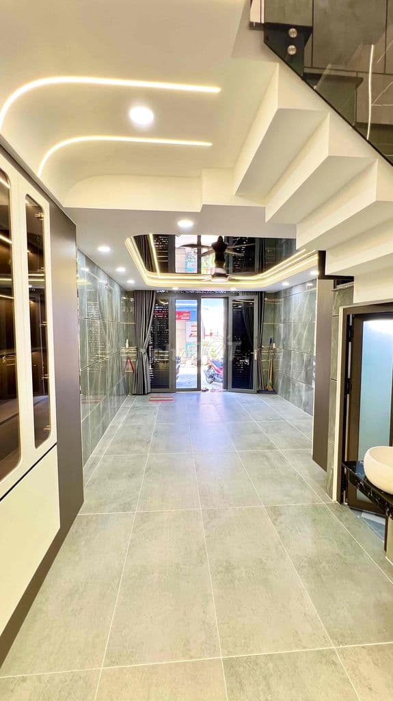 NHÀ XINH VỊ TRÍ ĐẸP. ĐƯỜNG 8m THÔNG. 56m2x 5 TẦNG, GIẾNG TRỜI SÂN THƯƠ