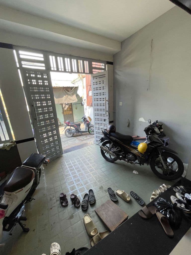 Bán nhà Lê Trọng Tấn, 56m2, 3 Tầng, 3 PN, HXH, Giá chỉ hơn 4 tỷ
