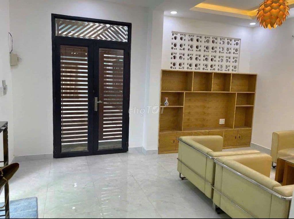Mua bán nhà quận 4, 45m2 đất, view góc 3 mặt tiền, hẻm rộng, sát MT ! - Ảnh 2