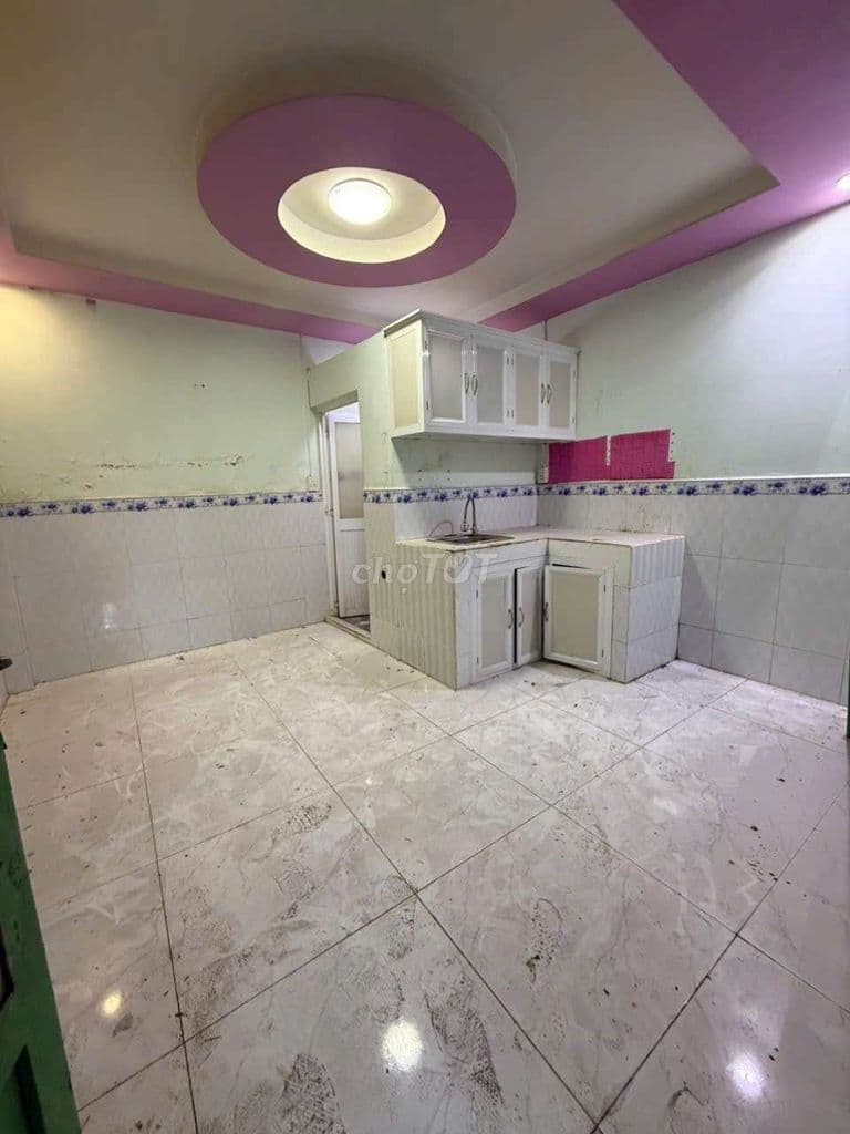 Bán nhà đường Quốc Lộ 50 DT.4m5×4m5 } 1 Lầu 1 Phòng 1 toilet Hẽm 3m