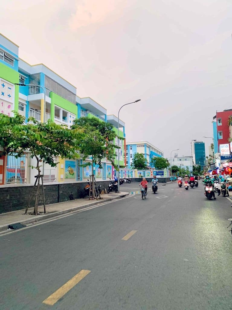 Nhà 3 Tầng Tân Bình sát Quận 10 giá 5 tỷ