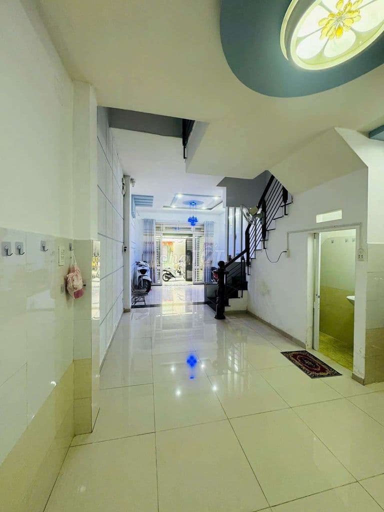 nhà khu phân lô hẻm xe hơi đậu cửa. DT 4x13m đúc 3 tấm. Có 4pn, 3wc - Ảnh 3