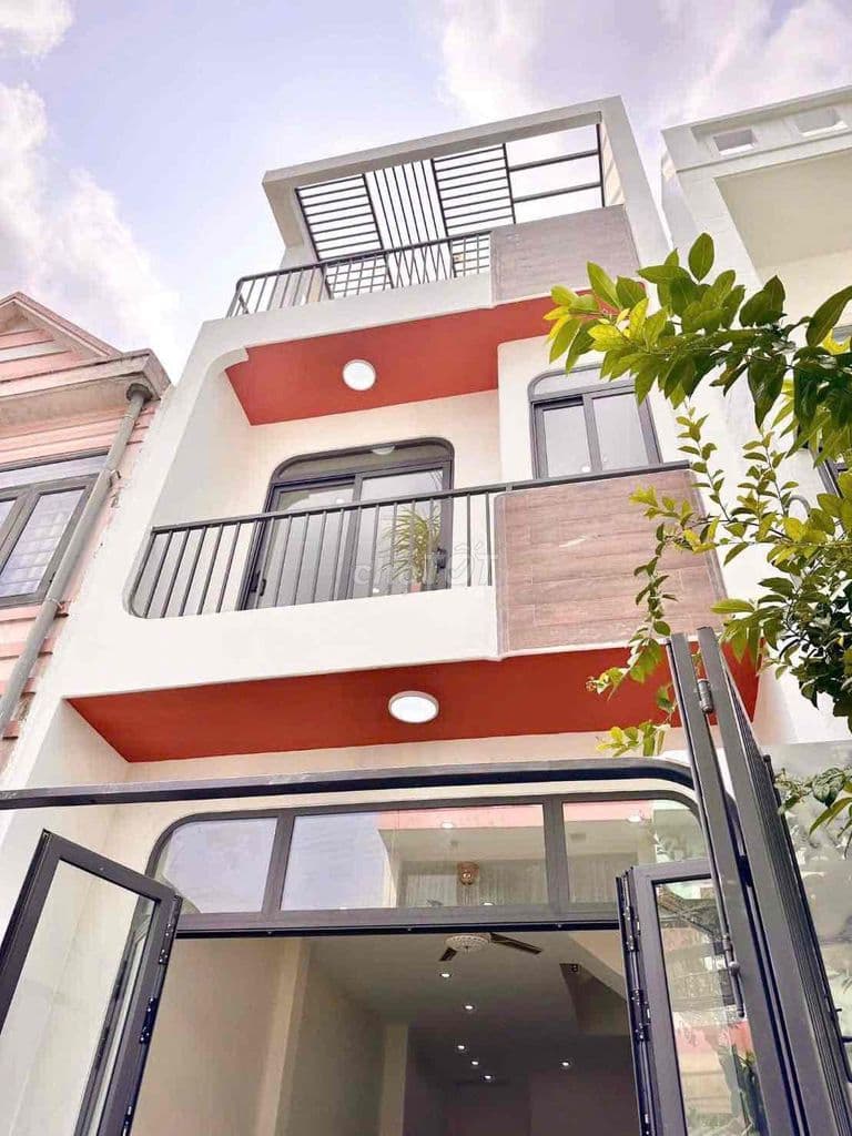 Nhà 4m x 13m xây mới 3 tầng 1/ ngắn đường Tân Thới Hiệp 15 Q12 - Ảnh 2