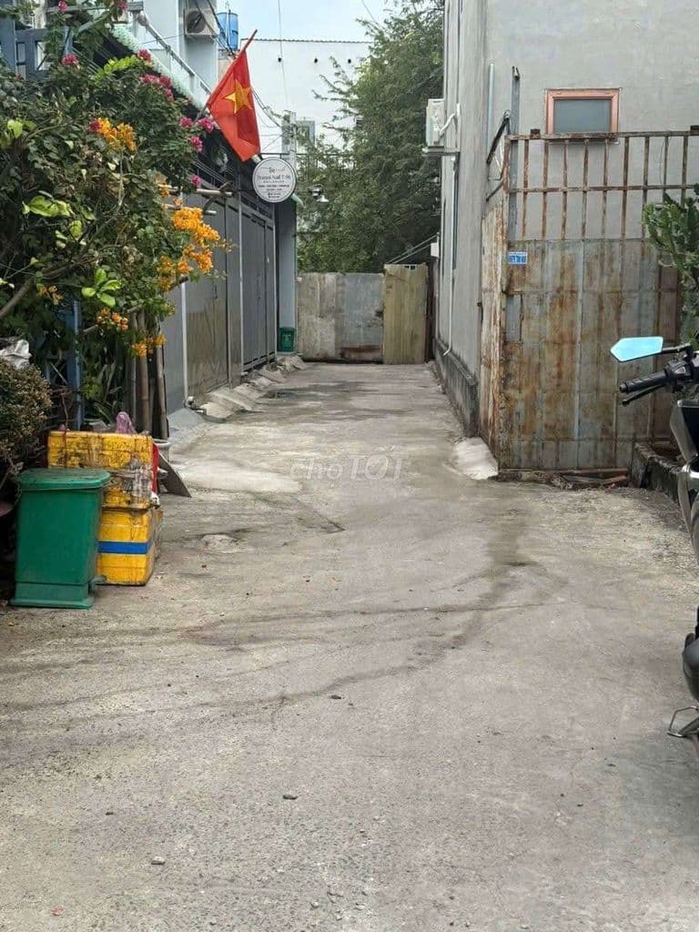 Bám Đất 4x20m Shr 2/ ngắn Trần Thị Bóc Sau Lưng Trường Lý Thường Kiệt
