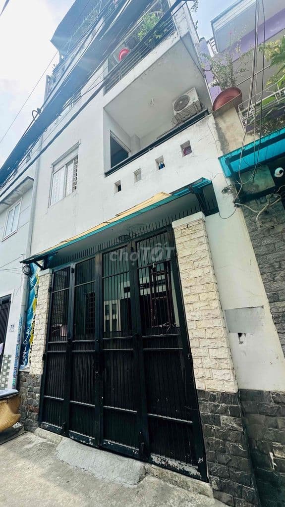 Nhà 4 Tầng - LINH TÂY ( Giáp Phạm Văn Đồng ) - 4PN, 3WC - Sổ hoàn công