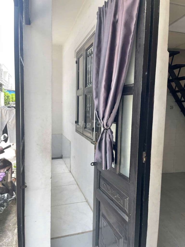 Nhà 6x5m2, 2 phòng ngủ 2 tolet tặng 2 máy lạnh,máy giặt .v.v - Ảnh 2