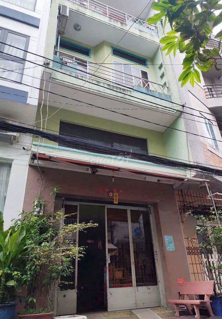 NHÀ BA THÁNG HAI 4,7 X 11M TRỆT 3 TẦNG ĐÚC ST ĐƯỜNG MT HẺM NHỰA 7M