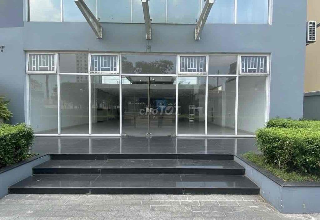 Chủ cần bán nhanh shophouse diện tích lớn với giá sốc