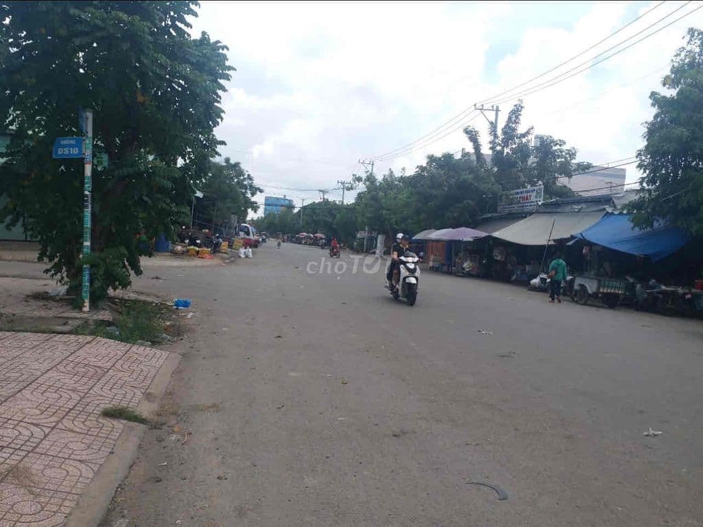 Mặt bằng kinh doanh