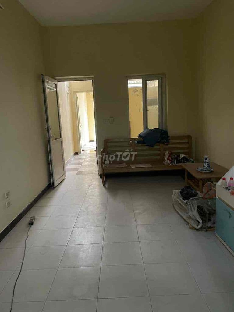 Bán TT phố Lò Đúc 2 thoáng 2 PN 1 Khách 1 WC đẹp ở luôn 60m2 T2 giá 3. - Ảnh 2