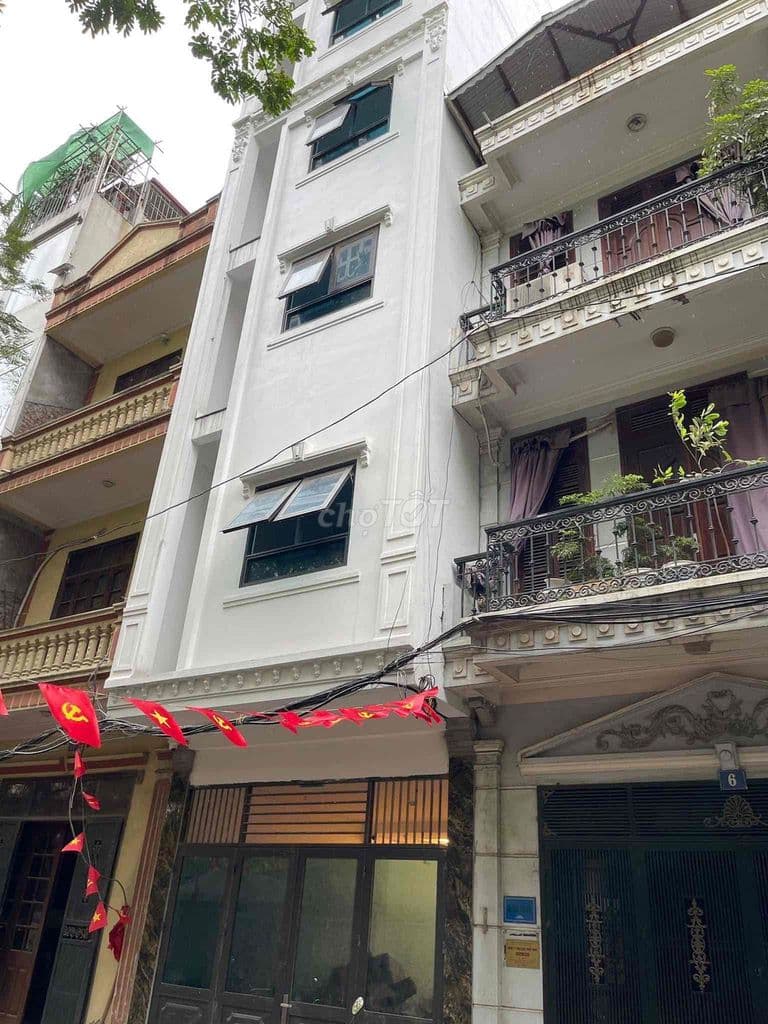 Nhà đẹp phố Nguyễn Đúc Cảnh mới thang máy ở ngay 40m2 x 6T giá 7.8 tỷ - Ảnh 2