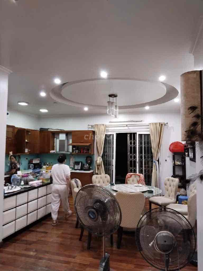 cần bán căn nhà mặt phố - quận đống đa - Ảnh 2