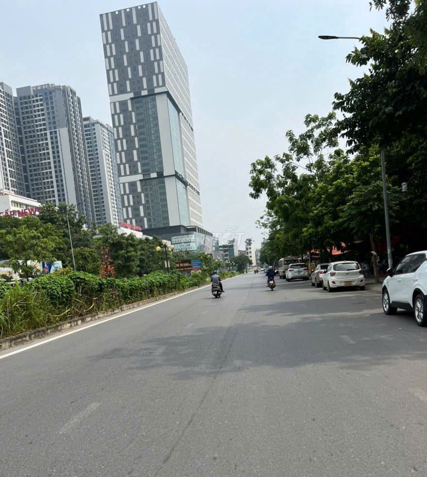 BÁN ĐẤT - ĐƯỜNG HỒ TÙNG MẬU – KHU PHÂN LÔ – Ô TÔ ĐỖ CỔNG.
